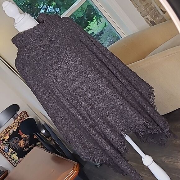 Black poly poncho Sz S/M fringed edges - Picture 1 of 6
